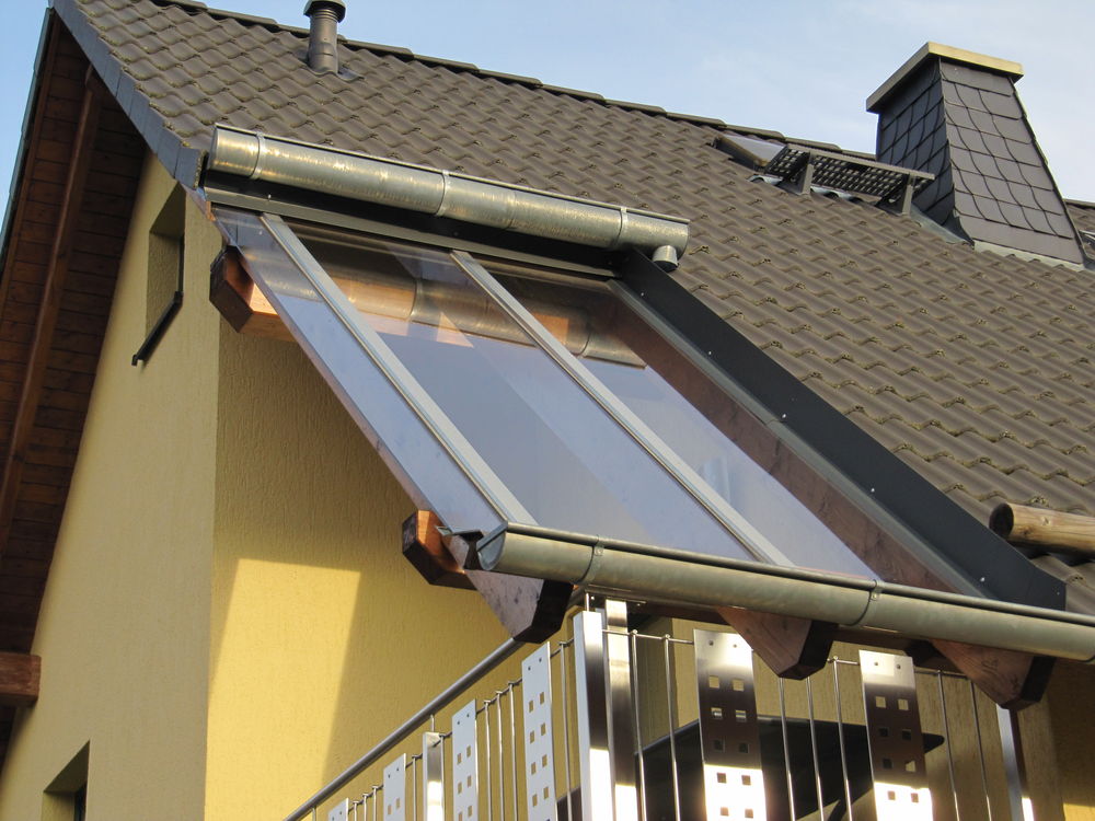 Balkonüberdachung am Satteldach mit Glasfläche Balkonüberdachung am Satteldach mit Glasfläche…