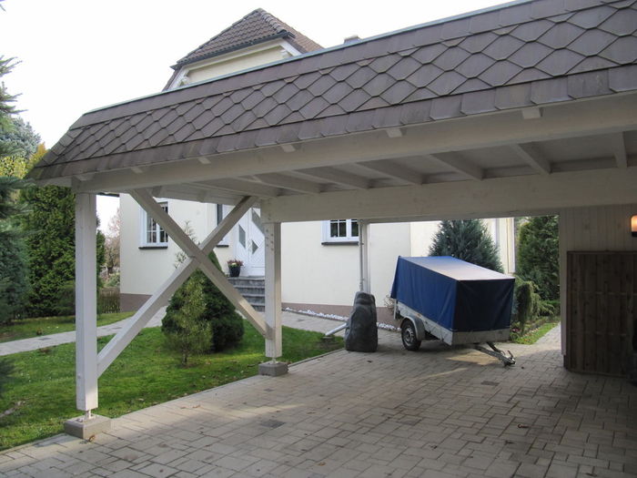 Carport mit Attikablende Carport mit ingenieurtechnischen verdeckten Verbindungen und Attikablende…
