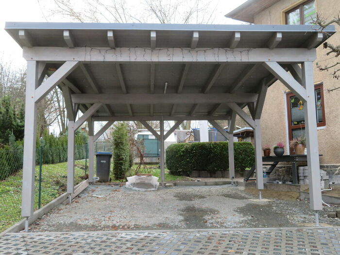 Doppelcarport im Farbton grau Doppelcarport im Farbton grau…