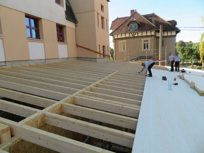 Pultdach als Sichtdachstuhl mit 3-Schichtplatten Pultdach als Sichtdachstuhl mit 3-Schichtplatten als Dachscheibe…