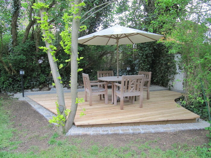 Terrasse im Garten Terrasse im Garten…