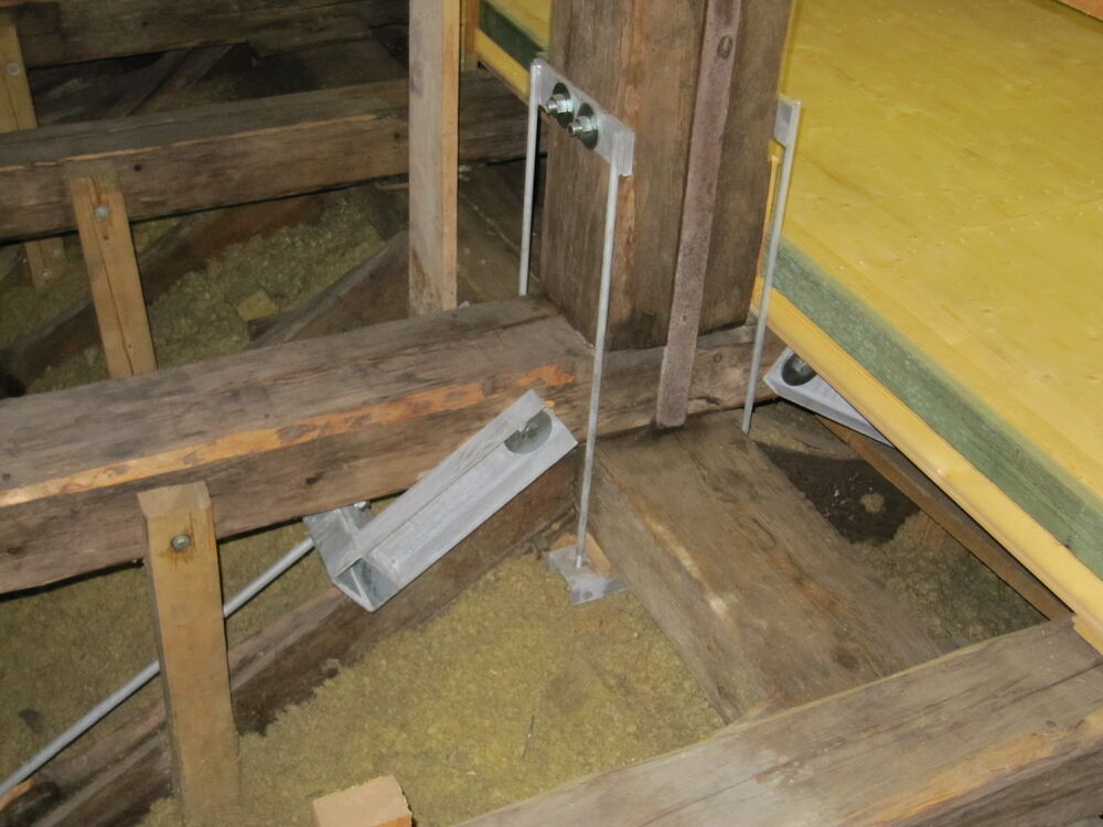 Zugstabsystem mit Sonderstahlbauteilen am Kirchenschiff_1&hellip;